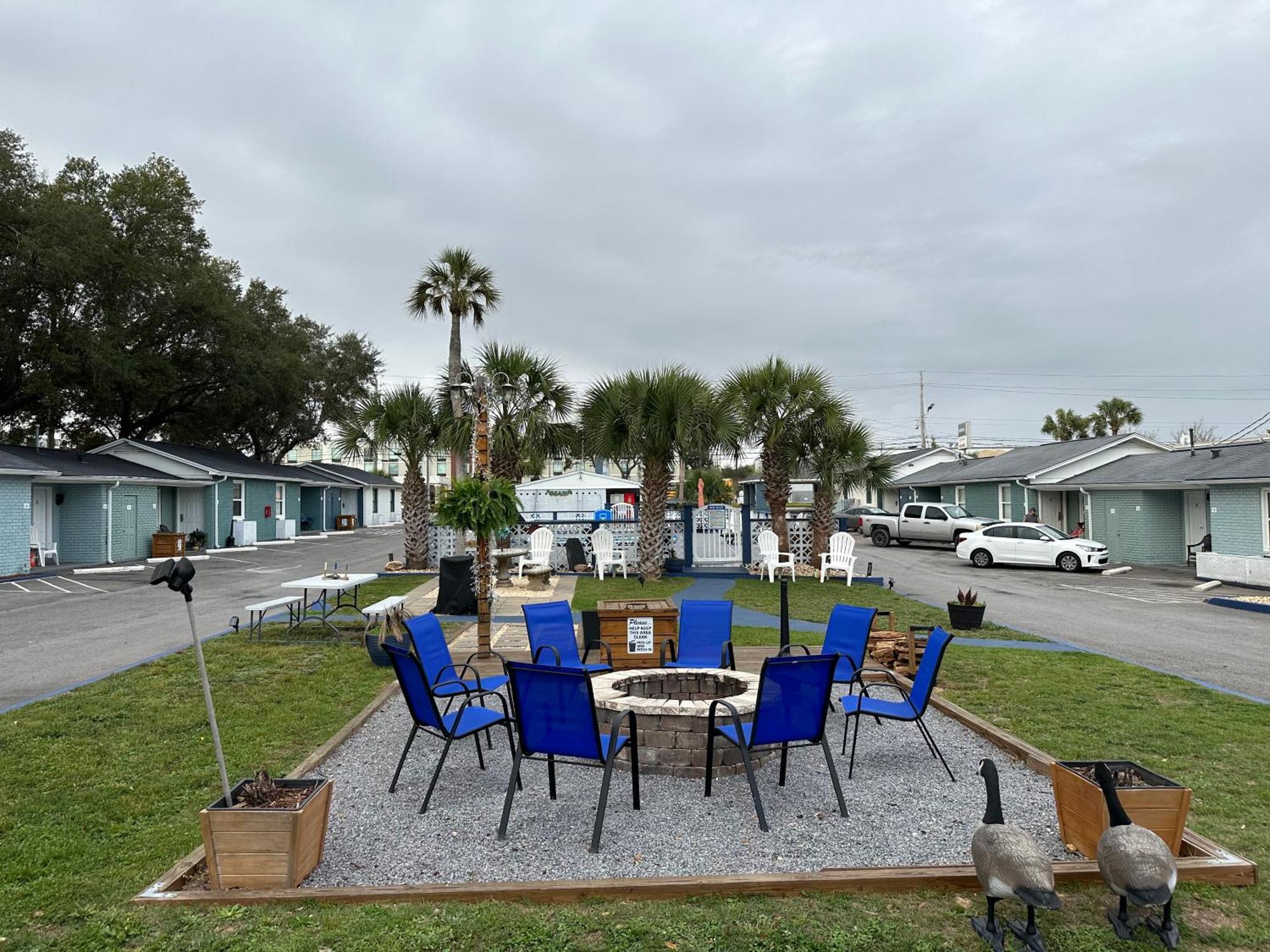 Gulf Coast Inn Gulf Breeze Exterior photo